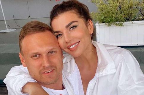 Боялся реакции: вот почему Янис Тимма прятал фото своего сына от Седоковой