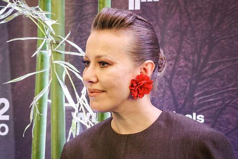 Не без иронии: Собчак поздравила Бородину с третьим замужеством