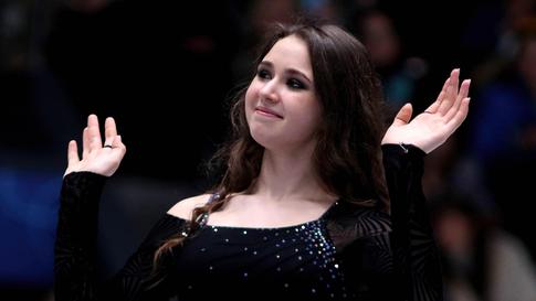 Камила Валиева замечена на романтической прогулке с хоккеистом Нестеровым