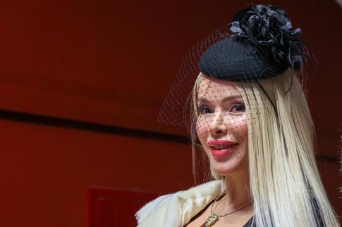 Алена Кравец вернула приемную дочь в детдом из-за проблемного поведения