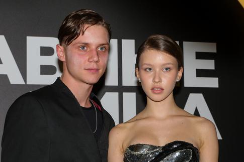 Анна Пересильд вышла на красную дорожку с Ваней Дмитриенко