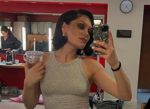 Поп-певица Джесси Джей сообщила, что борется с раком груди