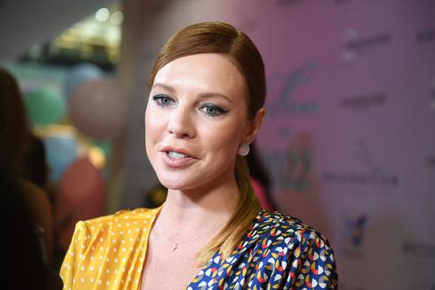 «Мама, идем пожалуйста!»: сыновья Подольской сорвали семейную фотосессию