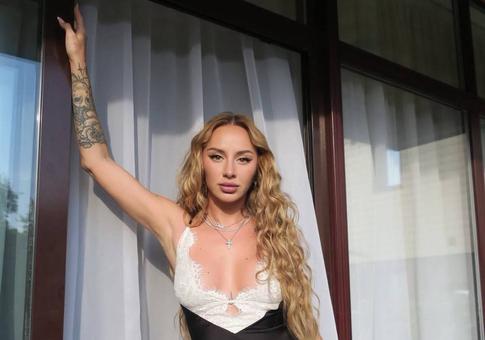 Анна Асти сообщила о пополнении: фото «сыночка» певицы