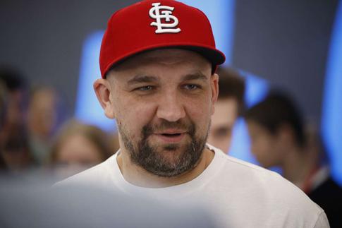 «Люблю»: рэпер Баста нежно обратился к жене в день ее рождения