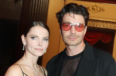 Матвееву — 43: Боярская покорила Сеть редкими снимками с мужем и детьми