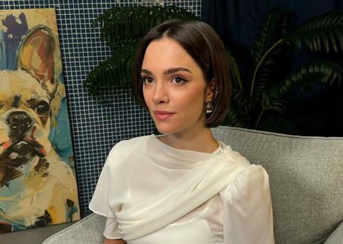 «Глаз не оторвать»: фигуристка Медведева похвасталась фигурой в купальнике