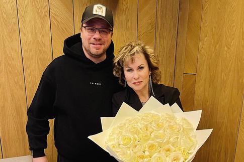 Мама Гарика Харламова поделилась снимком в купальнике