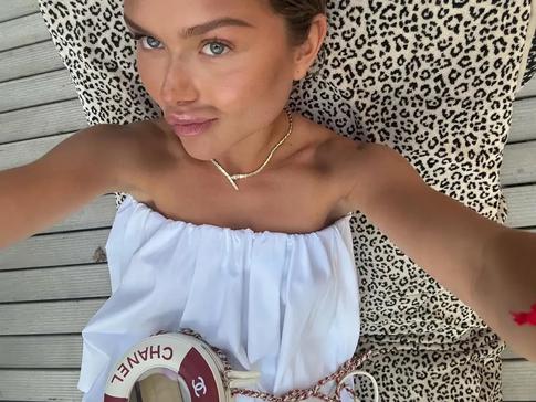 Стеша Маликова наслаждается итальянским летом в Тоскане