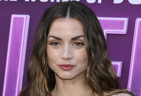 Ана де Армас подверглась критике за насмешку над Николь Кидман