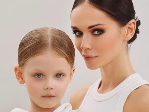 Софья Синицына приготовила в подарок для дочери семейную реликвию, которой 70 лет