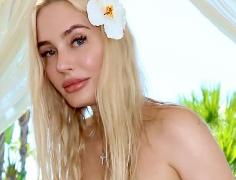 «Русалка»: Наталья Рудова очаровала соцсети кадрами в купальнике