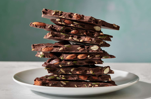 От десерта до неожиданного соуса: небанальные рецепты с горьким шоколадом