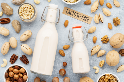 Безлактозное молоко: кому оно нужно, в чем польза и где подвох