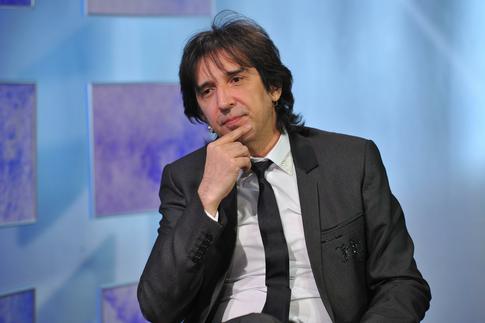 «Рубить дрова — это прямо восторг!»: Кай Метов раскрыл свои необычные летние увлечения