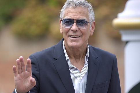 Даже разговаривать тяжело: Джордж Клуни слег из-за внезапной болезни