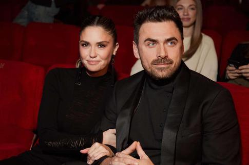 «Дорого, богато»: что еще известно о тайной свадьбе Муцениеце и Дранги