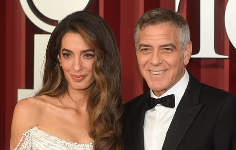 Джордж и Амаль Клуни произвели фурор на фестивале в Венеции