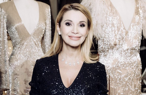 «Вся жизнь — борьба с весом»: Ольга Орлова показала фигуру в бирюзовом бикини