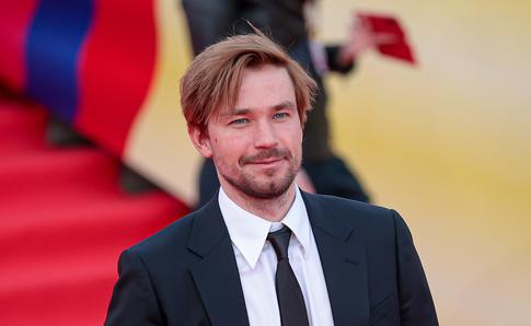 Александр Петров устроил молодой жене романтический отпуск: нежное фото пары