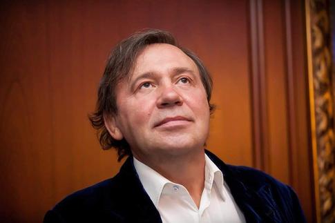 «Яхта и две русалки» — Евгений Кемеровский поделился планами на отпуск