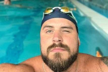 Проплыл 500 метров и пропал из виду: что известно о поисках Николая Свечникова в Босфоре