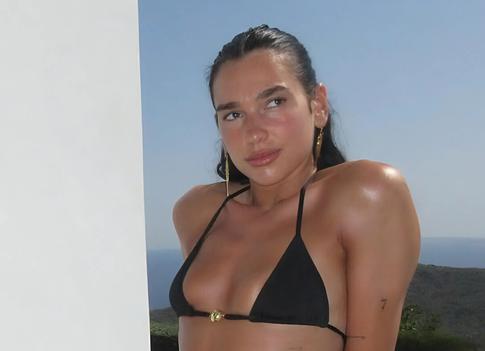 «Танцы до 6 утра»: Дуа Липа продолжает отмечать день рождения в пикантных образах