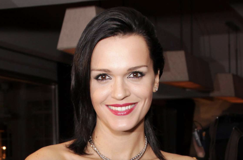 45-летняя Слава устроила жаркие танцы в бикини на фоне новостей о личной жизни