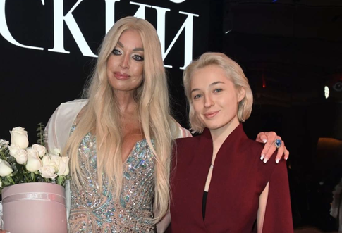 Анастасия Волочкова высказалась о тайной свадьбе дочери: «Сделали все тихо»