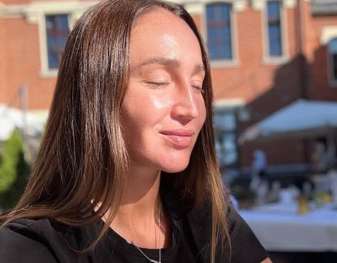 «Сегодня у нас случится первый раз»: Ольга Бузова показала как отдыхает загородом