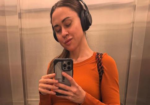 «Какие ножки»: игривое фото дочери Любови Успенской взбудоражило соцсети