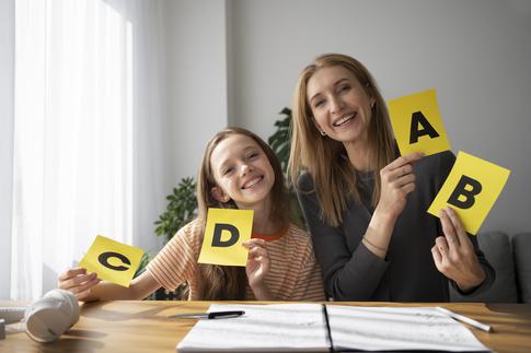 Как учить английский с ребенком без слез: 5 простых игр с визуальными карточками