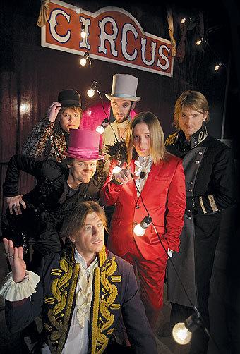 Шипы, кожа, жабо Андрея Миронова