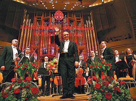 Москва играет и поет