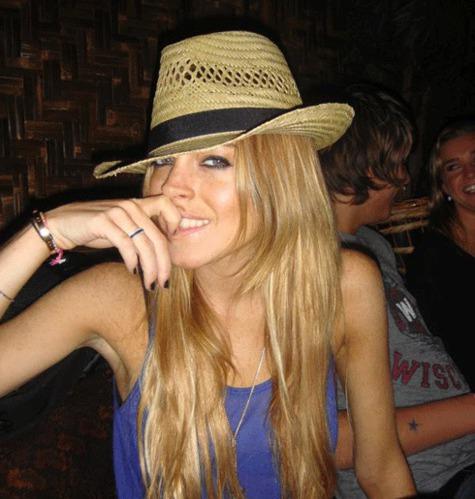 Линдси Лохан устроила драку в клубе