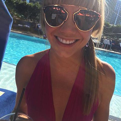 Михеева отметила день рождения танцами на столе