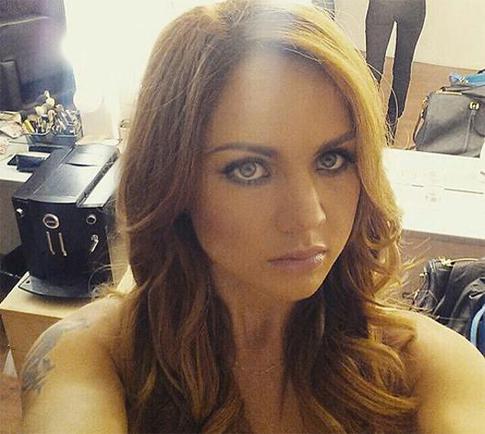 Макsим станет учительницей?