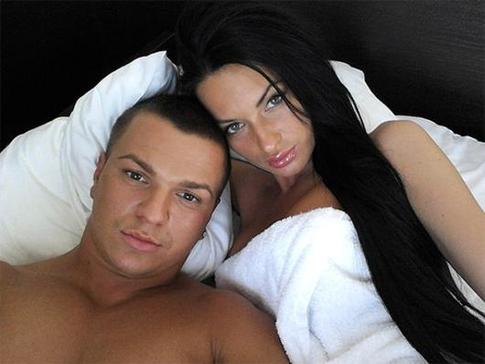 Звезда «Дома−2» все-таки беременна