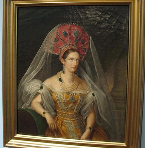 Кто узаконил покрой «русского платья»?