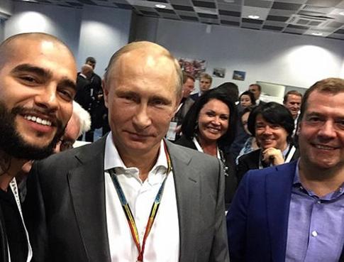 Звезды выкладывают селфи с Путиным