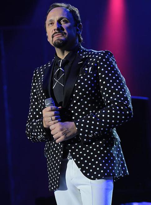 У Стаса Михайлова на сцене лопнули брюки