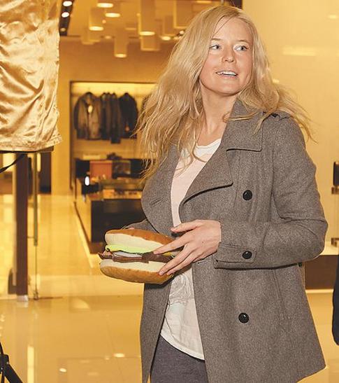 Арно выиграла спор у Собчак