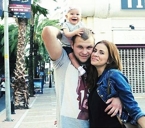 Тата Бондарчук показала семейное фото