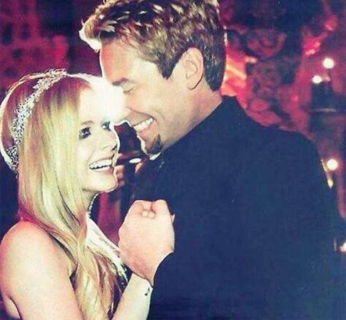 Аврил Лавин готовится к разводу