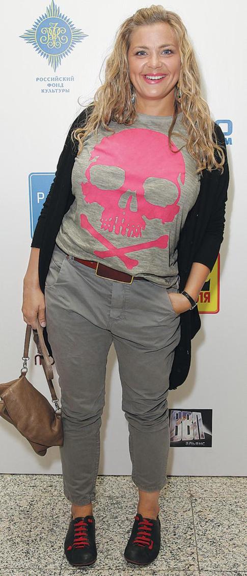 Ирина Пегова удивила розовым черепом