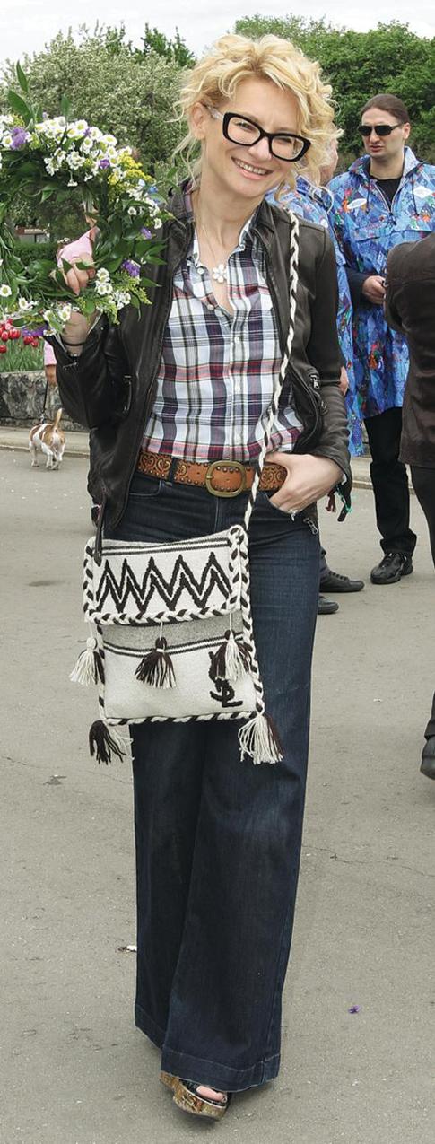 Эвелина Хромченко решила поиграть в хиппи