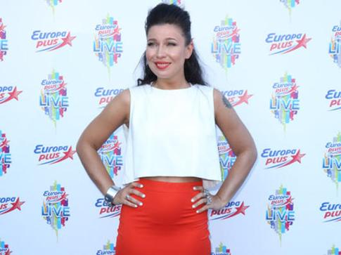 Елка ошиблась с юбкой