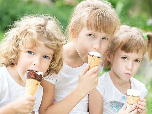 Детям — мороженое!