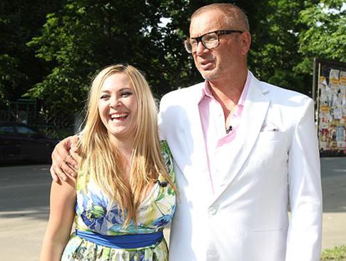 Света из Иванова стала невестой рок-певца?