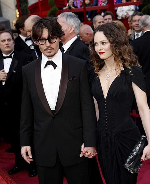 Депп и Паради официально разошлись